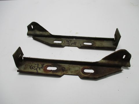Pair of cowl panel to fender mounting brackets
